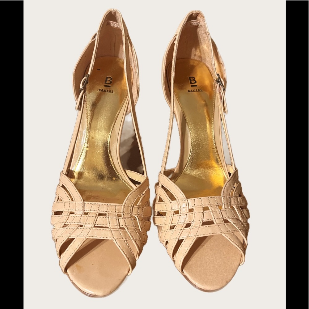 Cream high heel Sandler